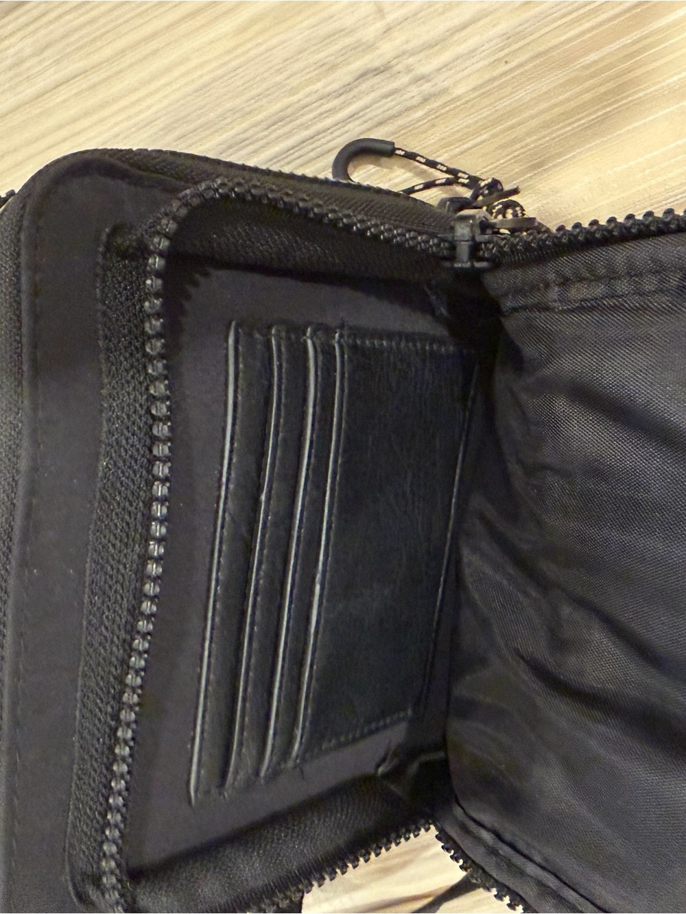 BEIS Black Minimalist Sling Pack for Men or Women - Picture 4 of 7